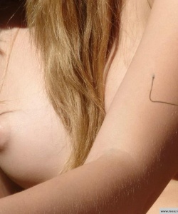 Fotos de una Chica Adolescente Desnuda