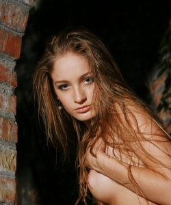 Veronika F Modelo de Met-Art